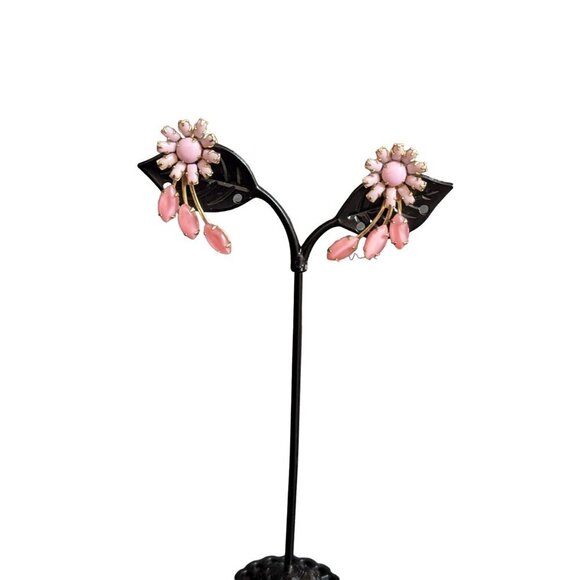 Vintage Pink Floral screw back Earrings Gold-Tone Retro Chic Jewelry Statement - Picture 8 of 10